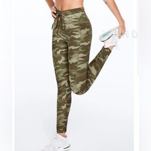 VICTORIA’S SECRET PINK💜Camo Draw-String Active Pants